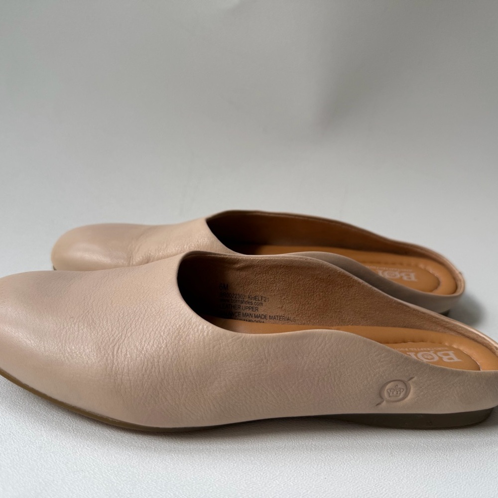 Born Beige Leather Slip-On Women’s Mules Shoes Size 6M